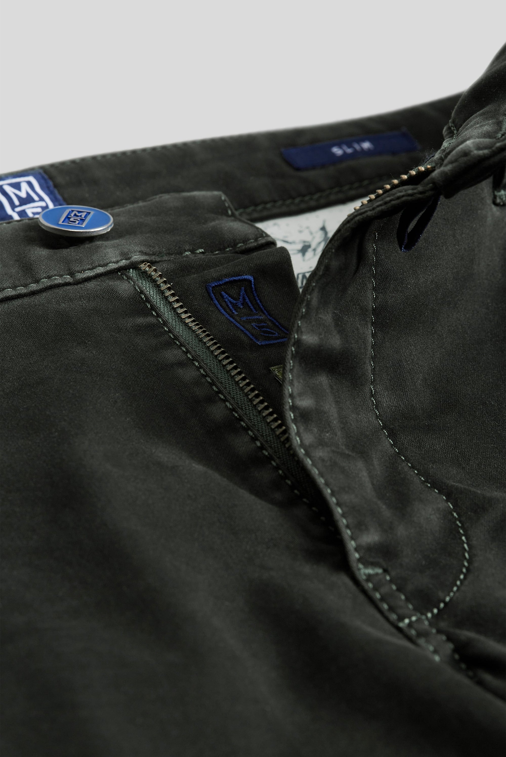 SLIM 9-6106 HIGH PERFORMANCE SATIN